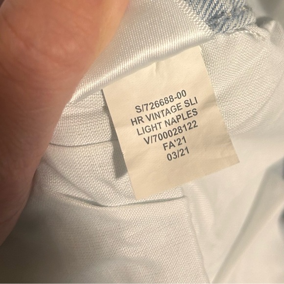 GAP High Rise Slim Light Naples No tags, but never worn. - Picture 8 of 9